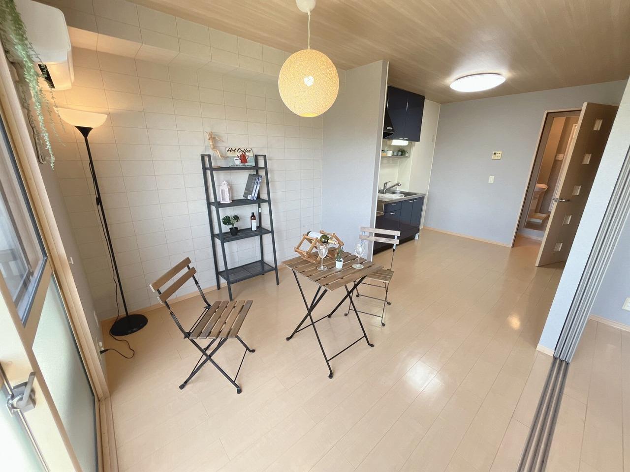 居室・リビング　洋室・エアコン完備・家具はイメージです