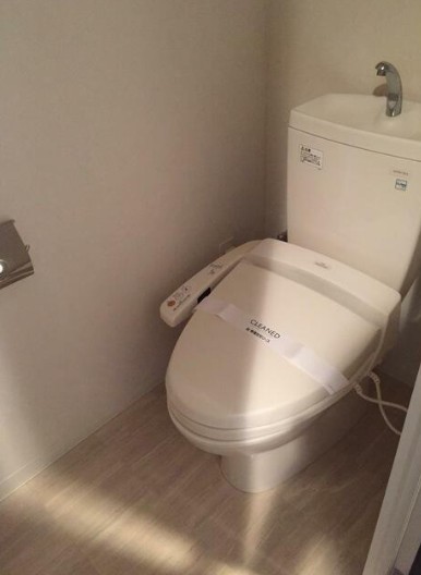 トイレ　※こちらのお写真は他部屋になり参考写真です
