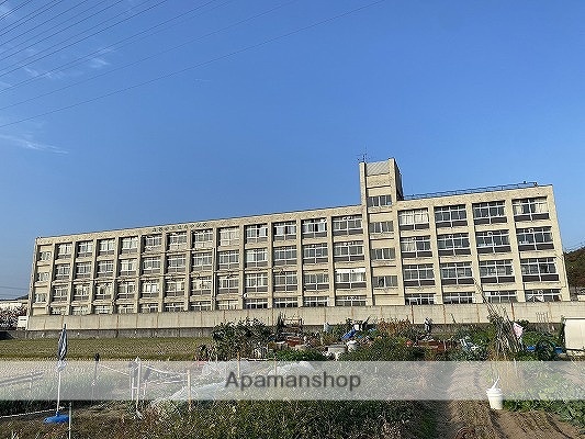 中学校　高砂市立中学校竜山中学校（中学校）まで2952m