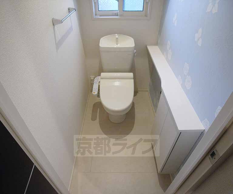 トイレ　ウォシュレット付きです。
