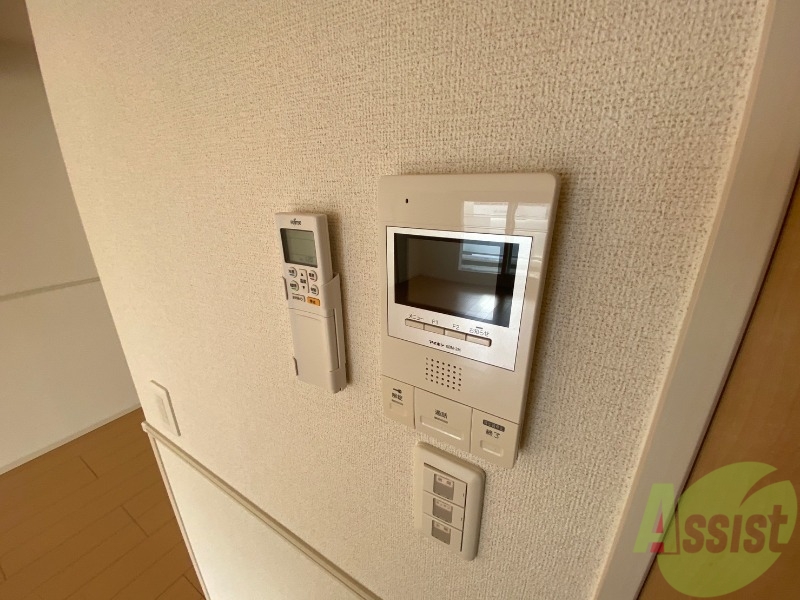 セキュリティ　ＴＶモニター付インターホンです。来客者の顔が見えるので安心！