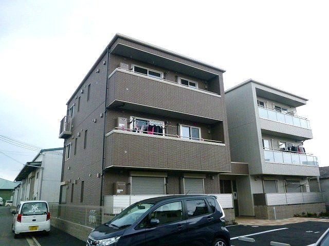 建物外観　駅近のスマートな物件です。