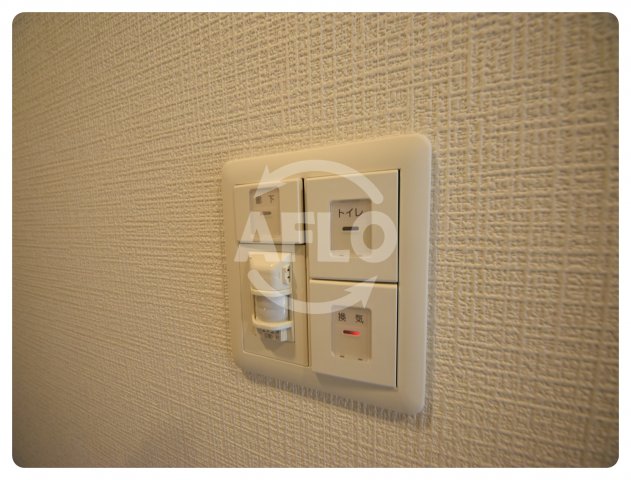 その他　エスリード大阪上本町レジェーロ　人感センサーライト