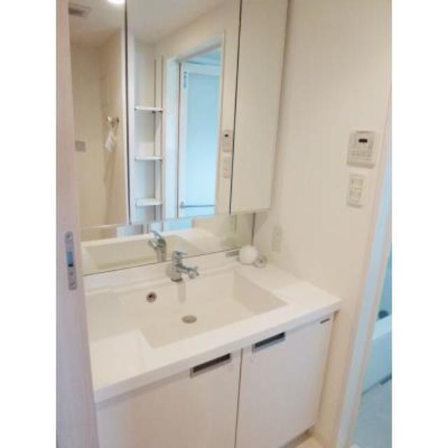 洗面設備　※写真は同タイプ住戸です。