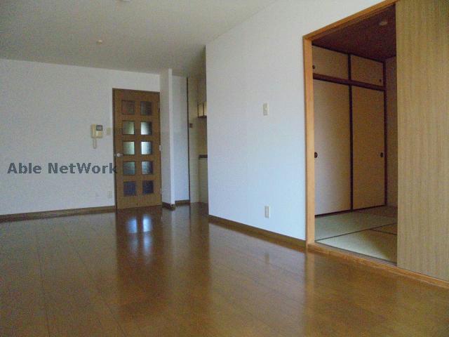 居室・リビング　※同物件、別部屋の写真です