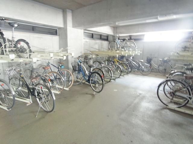 その他　♪屋根付き駐輪場♪