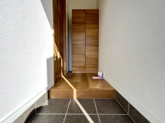 玄関　※同物件別号室の写真になります