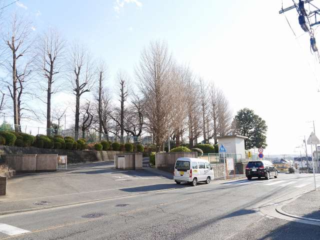 高校・高専　神奈川県立川和高等学校（高校・高専）まで1097m