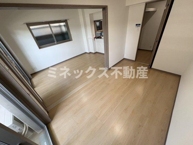居室・リビング　同タイプのお部屋の写真。現況を優先します。
