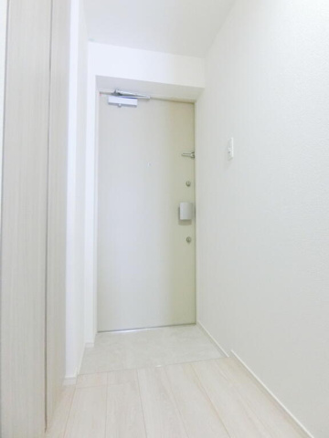 玄関　※室内参考画像