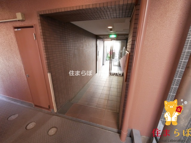 エントランス　共用部の印象も大切に