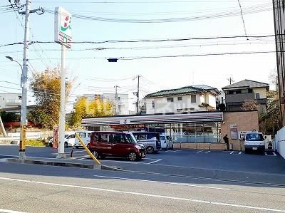 コンビニ　セブンイレブン 明石朝霧店（コンビニ）まで74m