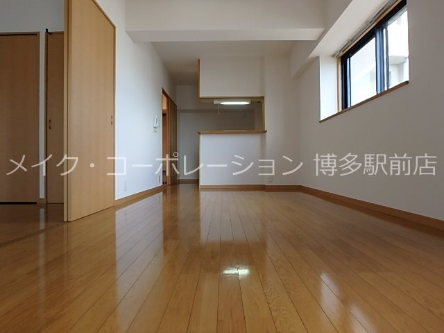 居室・リビング　※写真は棟内別部屋参考写真