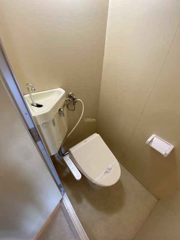 トイレ　※別部屋の写真です。ご参考までに