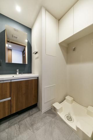 洗面設備　写真は同タイプ住居です。