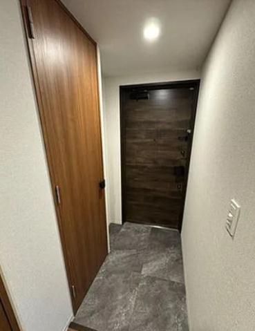 玄関　写真は同タイプ住居です。