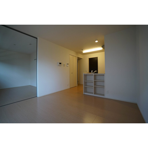居室・リビング　同じ建物の別のお部屋