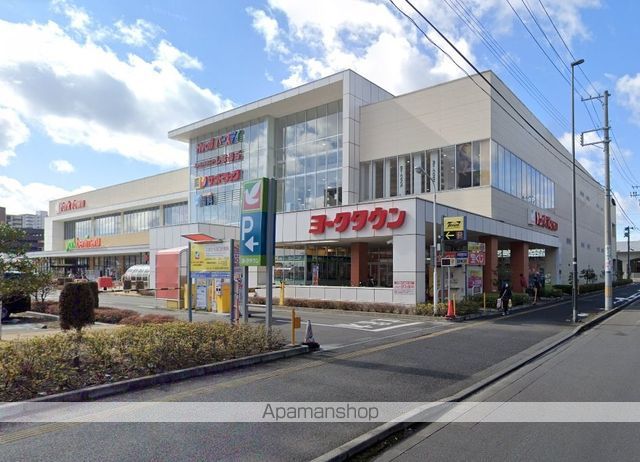 スーパー　ヨークベニマルあすと長町（スーパー）まで642m