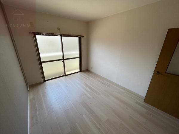 その他部屋・スペース　開放的な寝室です