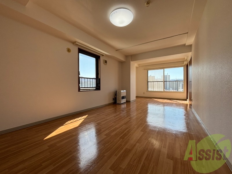 居室・リビング　広くてキレイなお部屋が広がっていて、充実した生活が送れそう。