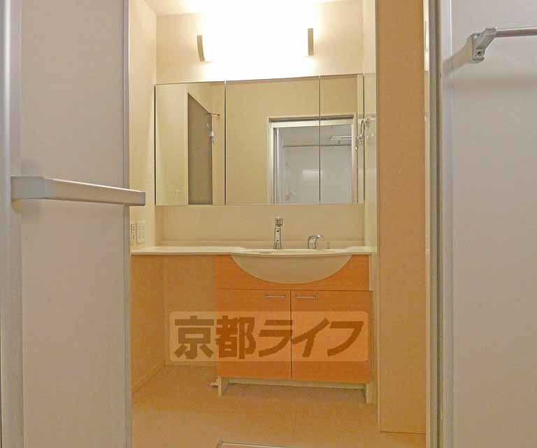 洗面設備　独立洗面台です！