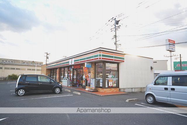 コンビニ　セブンイレブン（コンビニ）まで750m