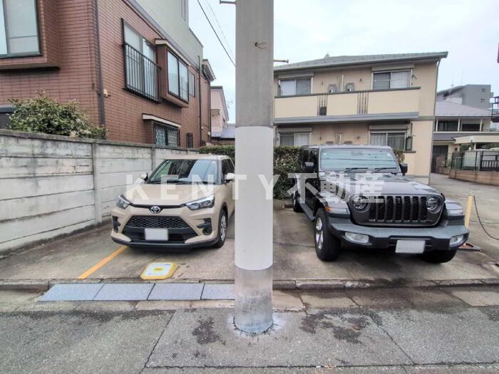 駐車場　駐車場