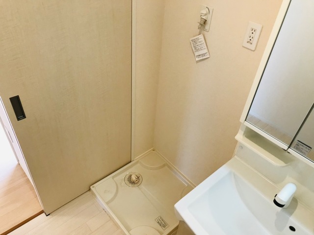 洗面設備　※同タイプの部屋写真です