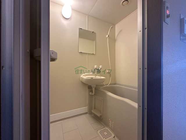バス・シャワールーム　別部屋参考写真