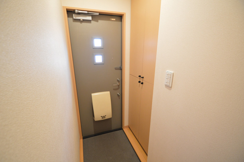 玄関　※同室参考写真※