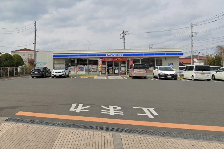 コンビニ　ローソン小野田中川3丁目店（コンビニ）まで638m