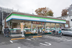 コンビニ　ファミリーマート 杉並清水早稲田通り店（コンビニ）まで868m