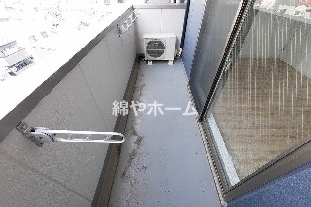 バルコニー　お洗濯にも便利なバルコニー付き