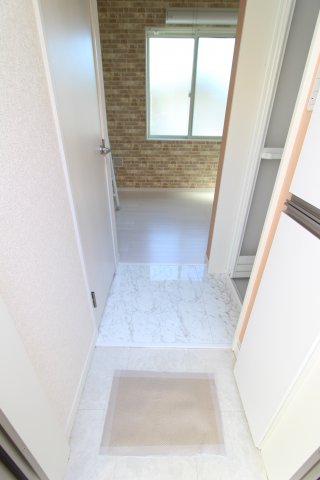 玄関　同アパートの参考写真です。