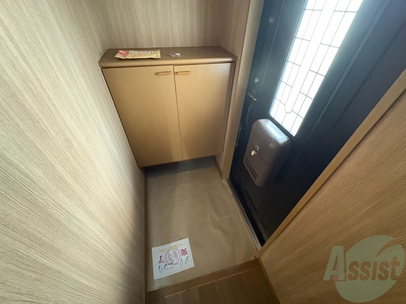 玄関　仕事から帰って迎えてくれるのはスタイリッシュな玄関です。