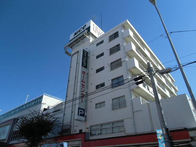 ホームセンター　ライブピア鶴見店（ホームセンター）まで406m