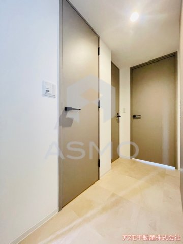 玄関　同マンション別部屋　参考写真