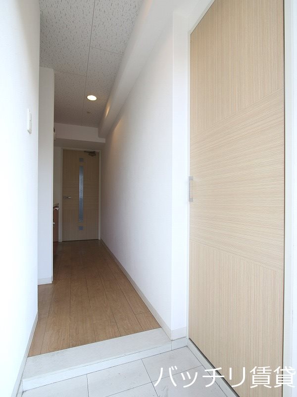 玄関　画像は別号室イメージの為、現況を優先いたします。