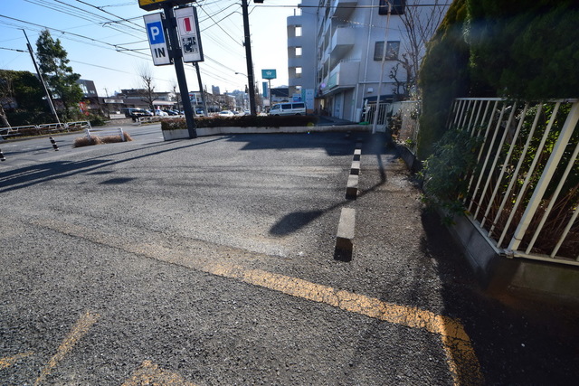 駐車場　～明るい道で帰れますっ～