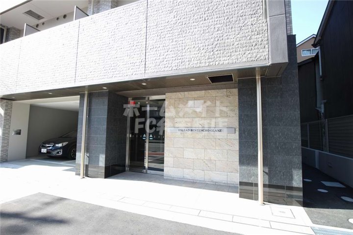 エントランス　建物の内部です