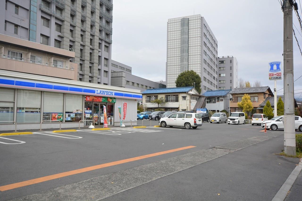コンビニ　ローソン 桐生東久方店（コンビニ）まで879m