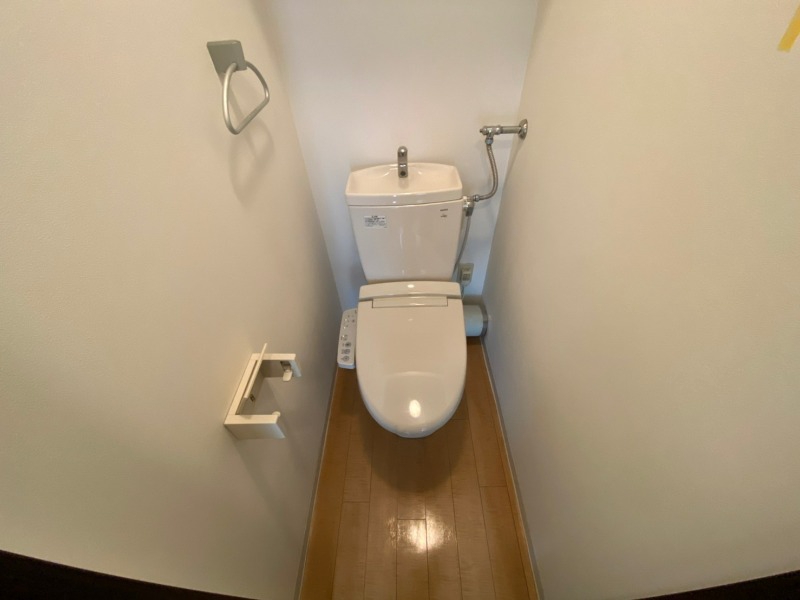 トイレ　トイレです。ウォシュレット付を探している方、おすすめです。