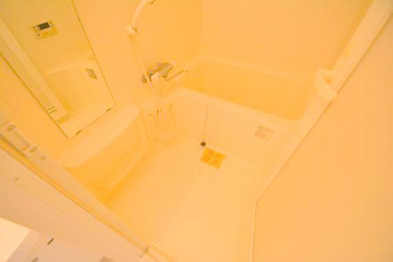 バス・シャワールーム　ゆったりと入るなら、お風呂とトイレとは別々が嬉しいですよね。