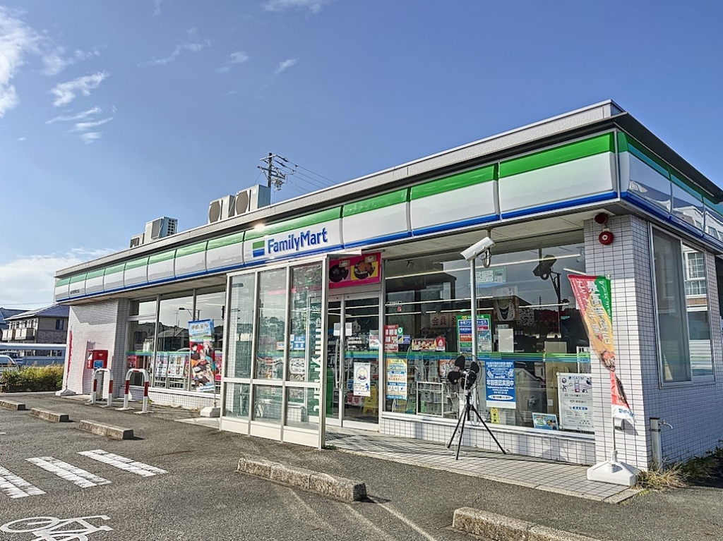 コンビニ　ファミリーマート 袋井愛野駅北店（コンビニ）まで249m