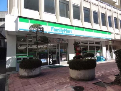 コンビニ　ファミリーマート北大塚店（コンビニ）まで515m