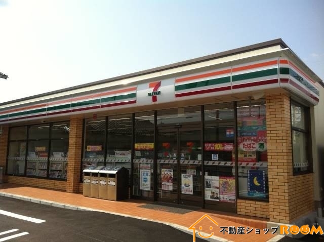 コンビニ　セブンイレブン筑後赤坂店（コンビニ）まで682m
