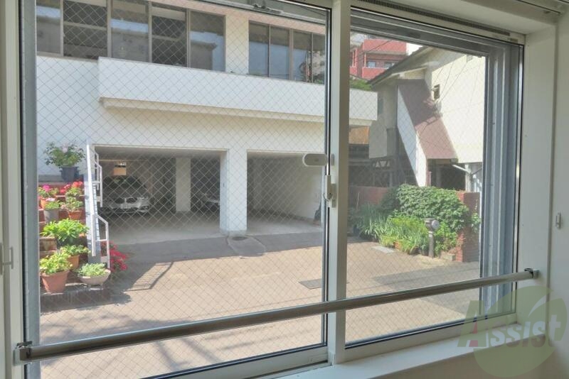 バルコニー　バルコニーはないのですが室内物干しもあるので洗濯はＯＫです。