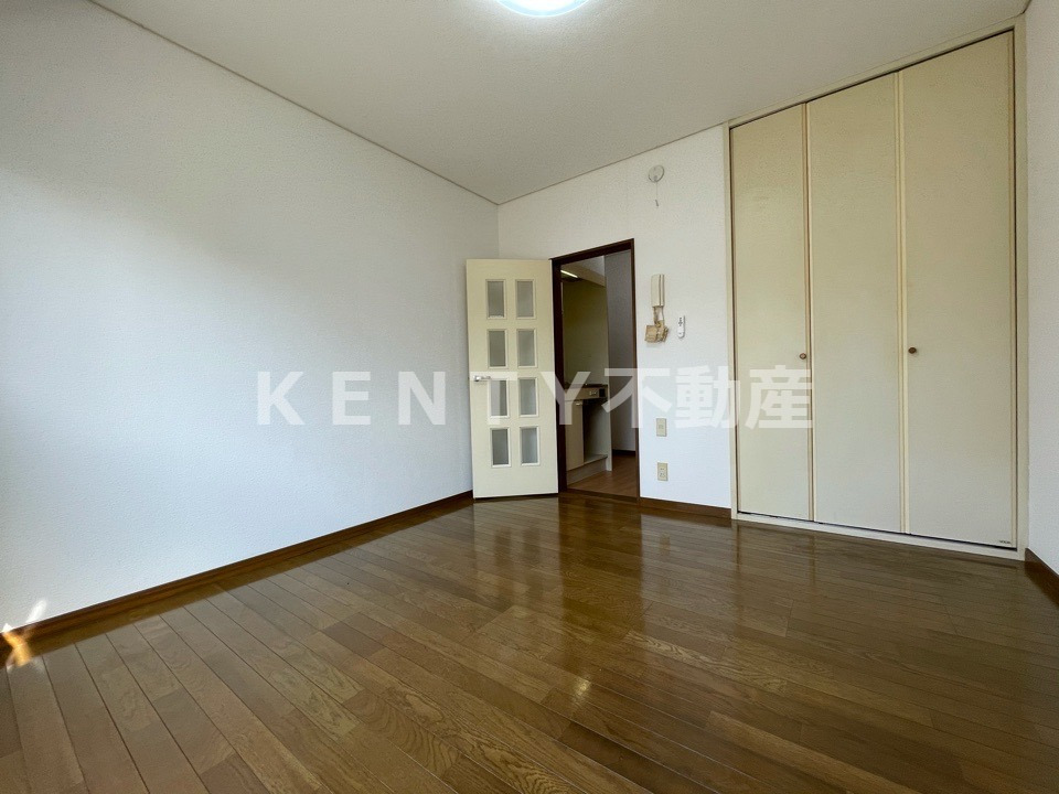 その他部屋・スペース　落ち着いて過ごせるお部屋なので、寝室にいかがでしょうか