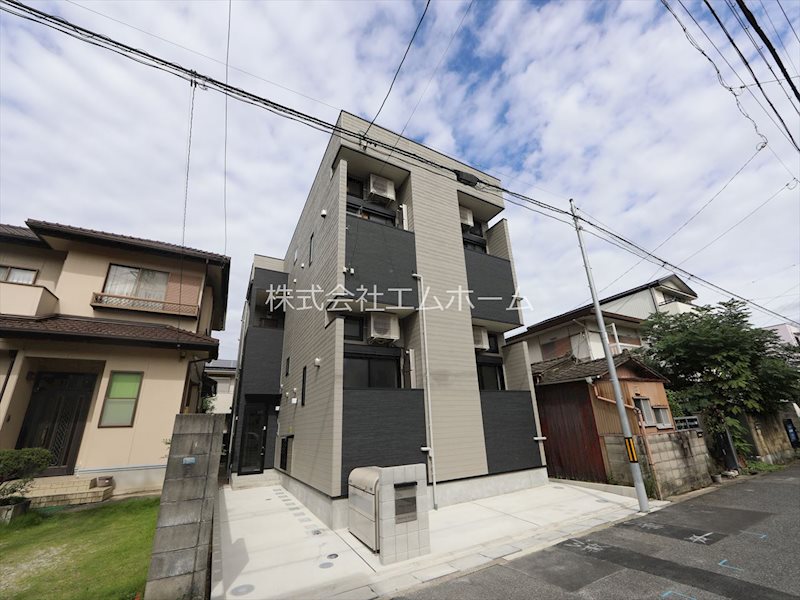 建物外観　外観　オートロック付　宅配ＢＯＸ有り