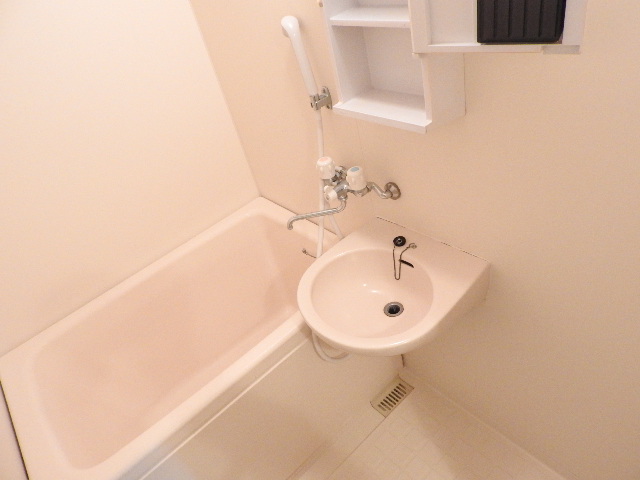 バス・シャワールーム　他のお部屋の参考写真となります。